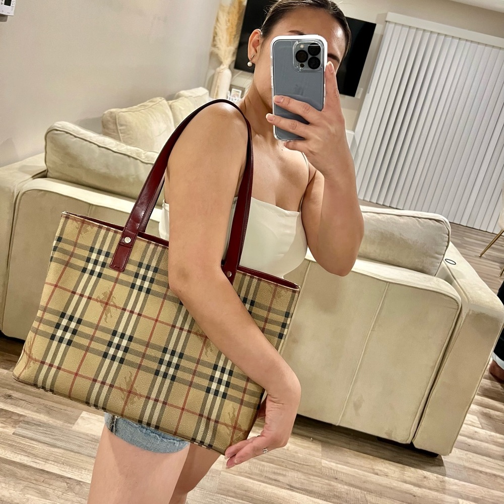BURBERRY TOTE WITH MATCHING WALLET